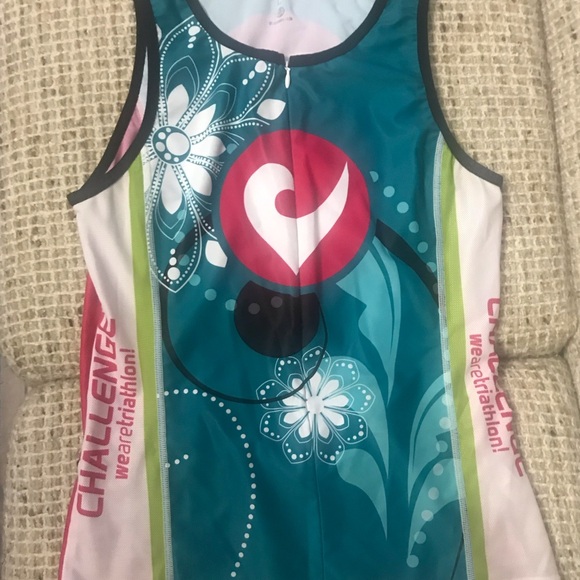 Ladies cycling Jerseys and outfits. - Picture 6 of 16